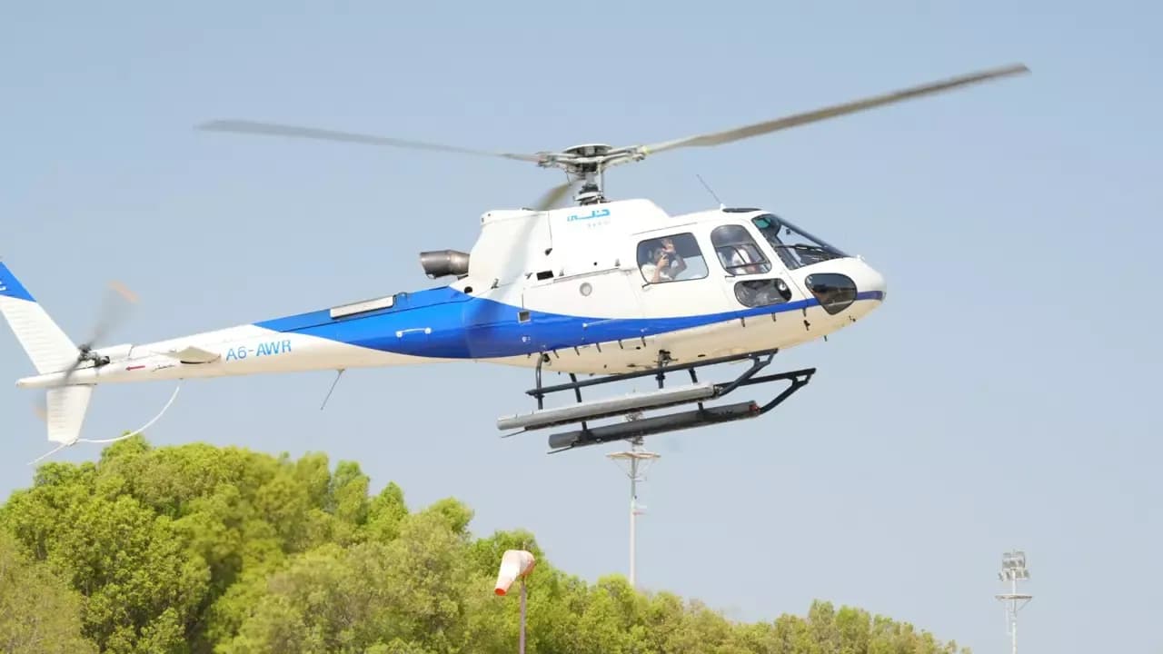 HeliDubai Helicopter Tour from Dubai Police Academy — photo 1