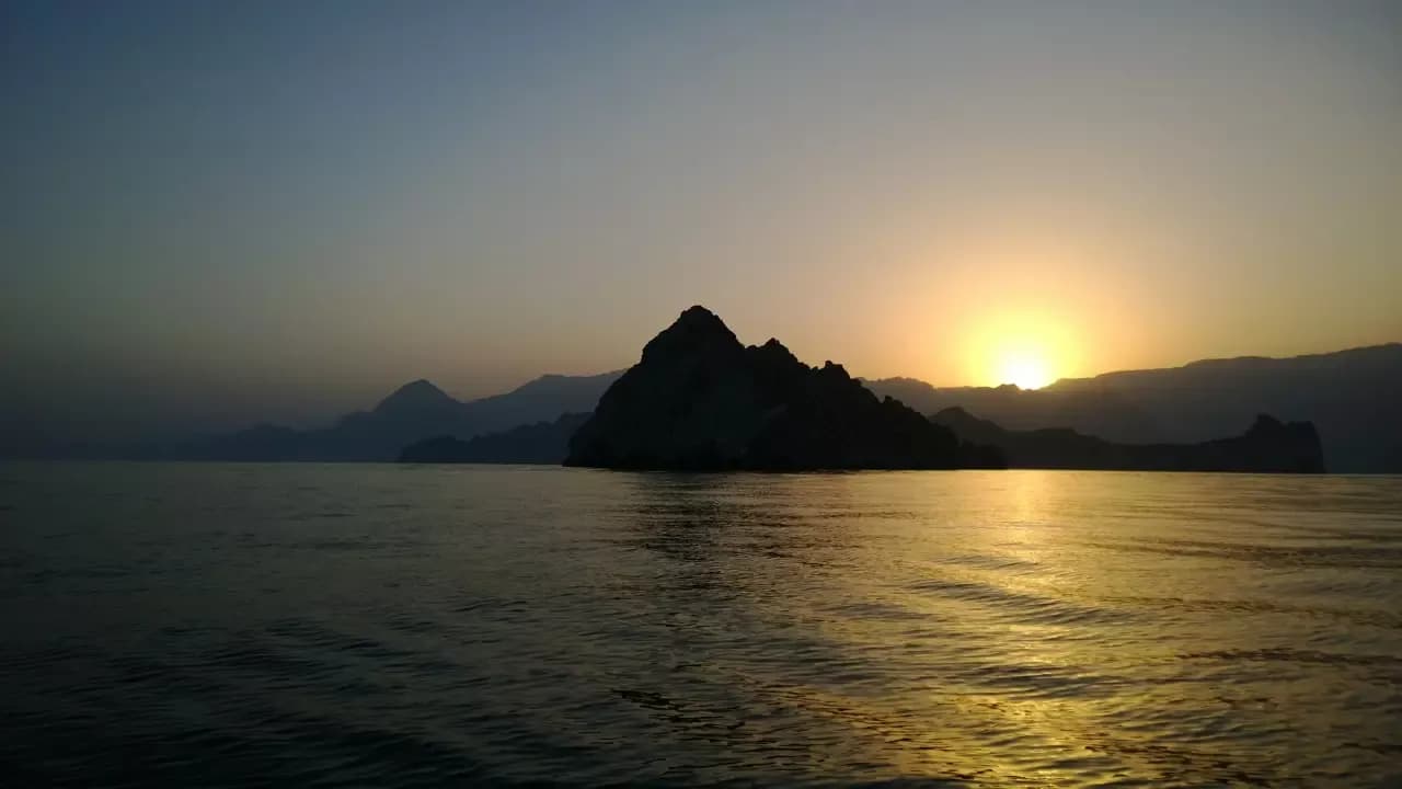Musandam Day Trip with Dhow Cruise & Snorkelling — photo 2