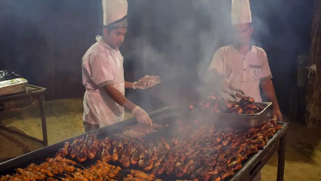 Evening Desert Safari with BBQ Dinner – Red Sands Camp — photo 2