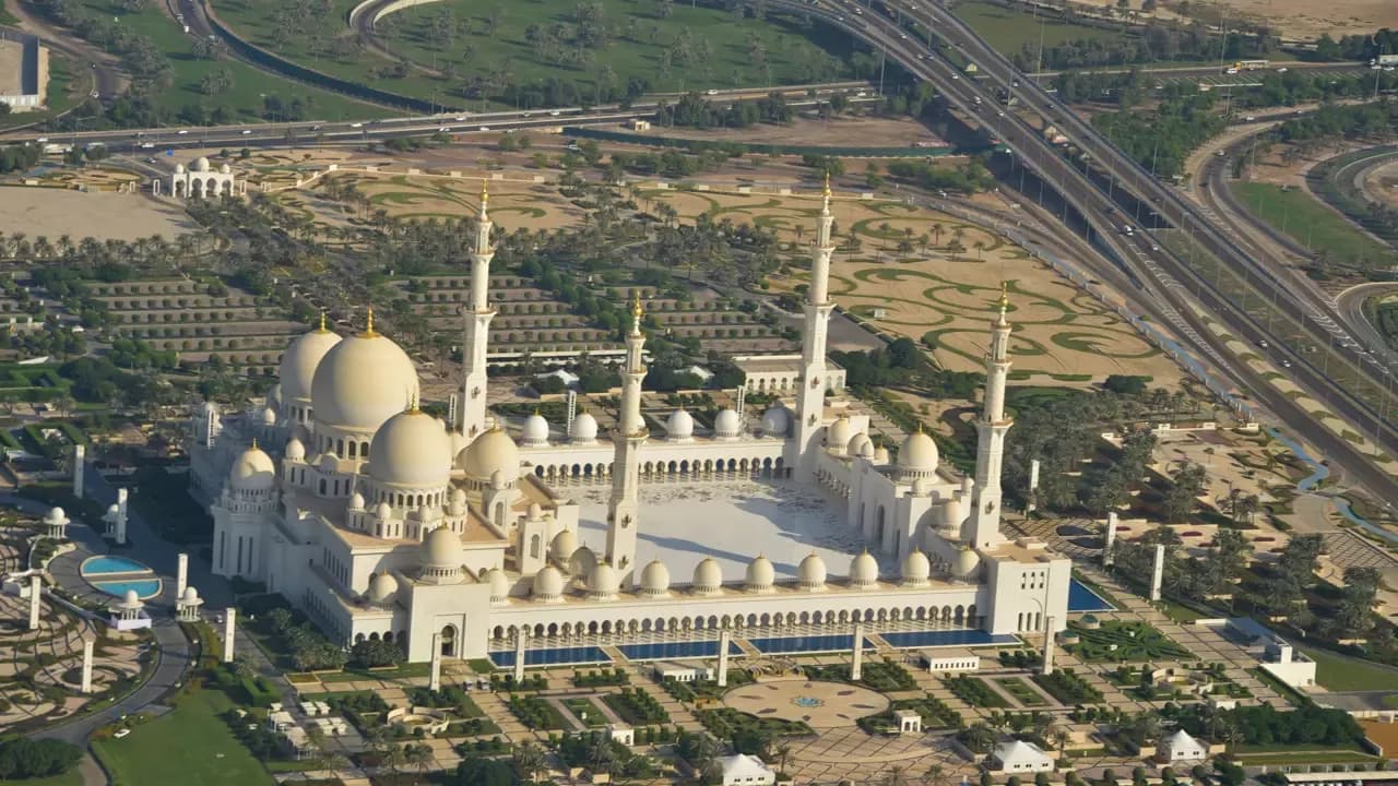 Helicopter Tour over Abu Dhabi — photo 4