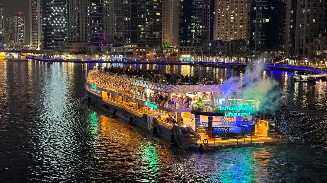 Lotus Royale Mega Yacht Dinner Cruise — photo 1