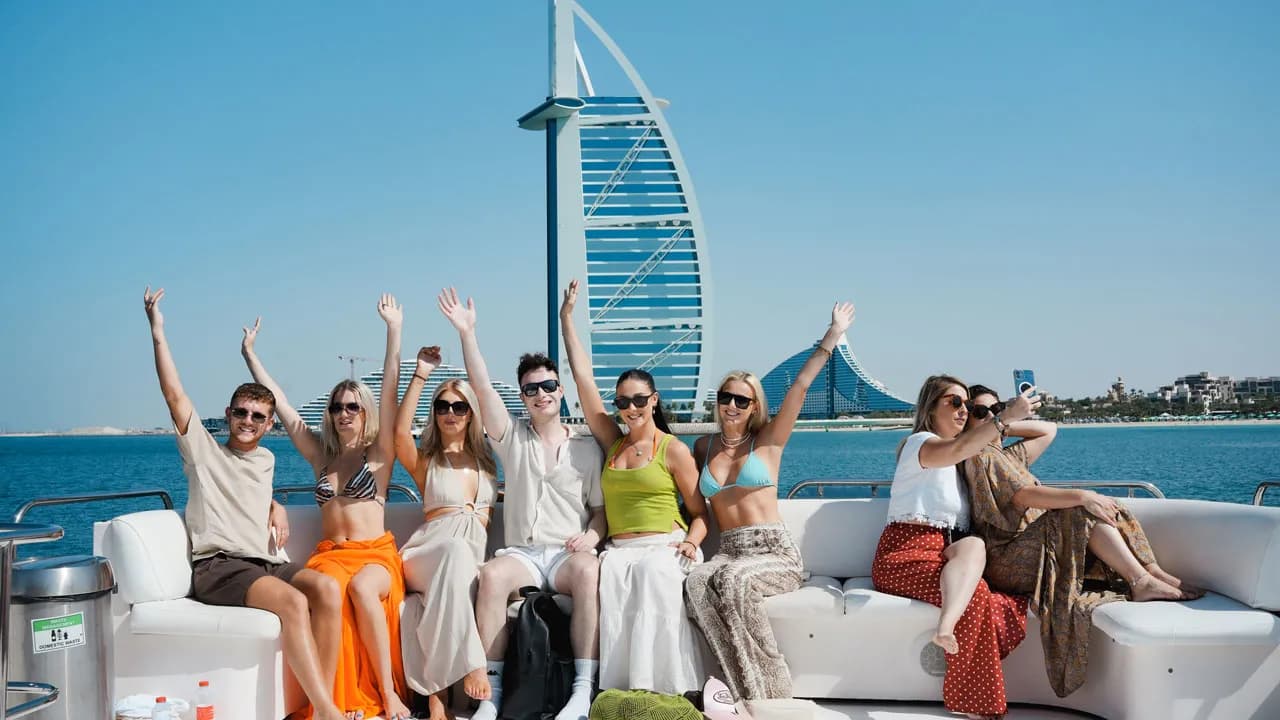 Shared Luxury Yacht Tour – Sunset or Dinner BBQ — photo 4